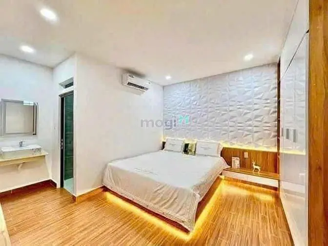 Cho Thuê Nhà Nguyên Căn Mới – Full Nội Thất. Đường Lê Văn Sỹ, Quận 3.