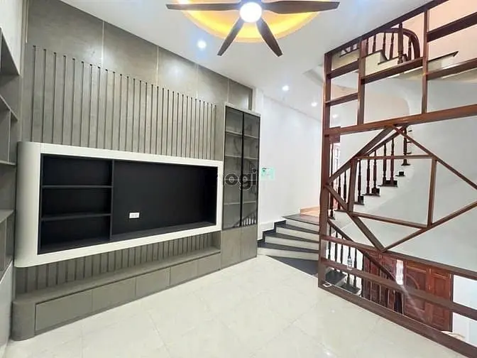 Bán Nhà Hoàng Liệt ,Dt40M2 X 5T,Giá Nhỉnh 9 Tỷ ,Oto Đỗ Cổng ,Ngõ Thông