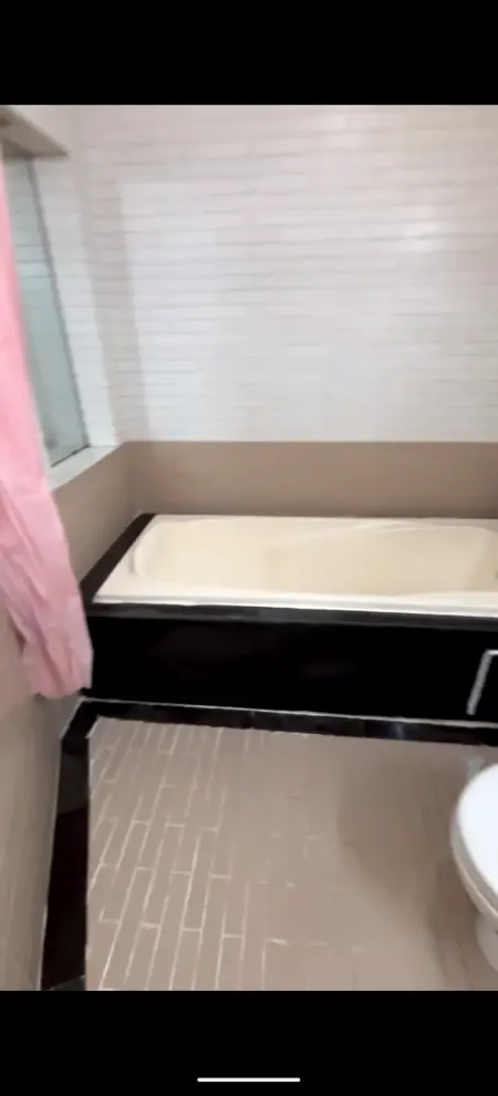 Cho Thuê Chdv Phạm Viết Chánh Q1. Phòng Rộng 5.5 Tr. Tách Bến Tiện Nghi. Có Bồn Tắm.