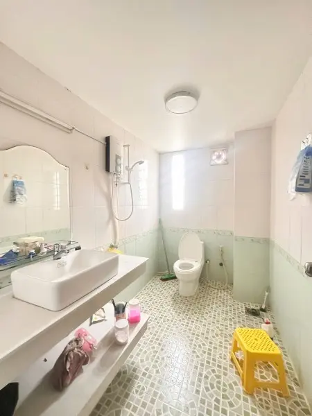 Studio Cửa Sổ Trời To Cách Iuh 300 Mét