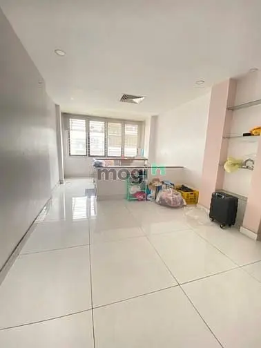 Gia Đình Cho Thuê Gấp Nhà Phó Đức Chính, Trung Tâm Quận 1