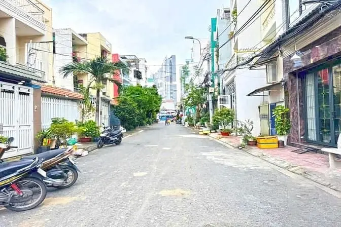 Hàng Hot - Nhà Cấp 4 Tiện Xây Mới Đường 12M Nguyễn Thị Thập, Quận 7