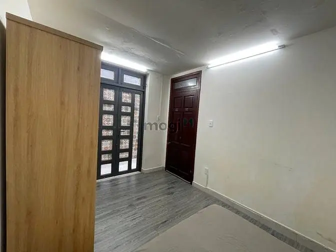 Cho Thuê Phòng Ban Công Tách Bếp Cách Mạng Tháng 8 Q3 Gần Nhà Ga