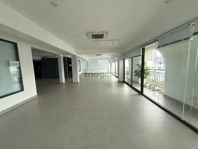 Văn Phòng 200M2 Trong Toà Nhà Khu Vực Trần Não P. Ak Q.2