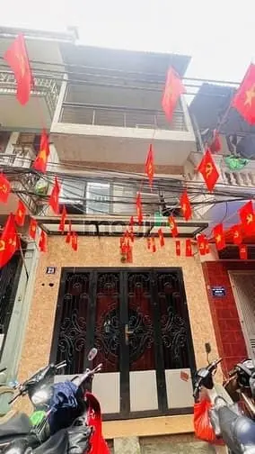 Phố Phúc Tân – Hoàn Kiếm- Ô Tô – 61 M2 – 3 T – Mt 3.5 M – Giá 12.4 Tỷ.