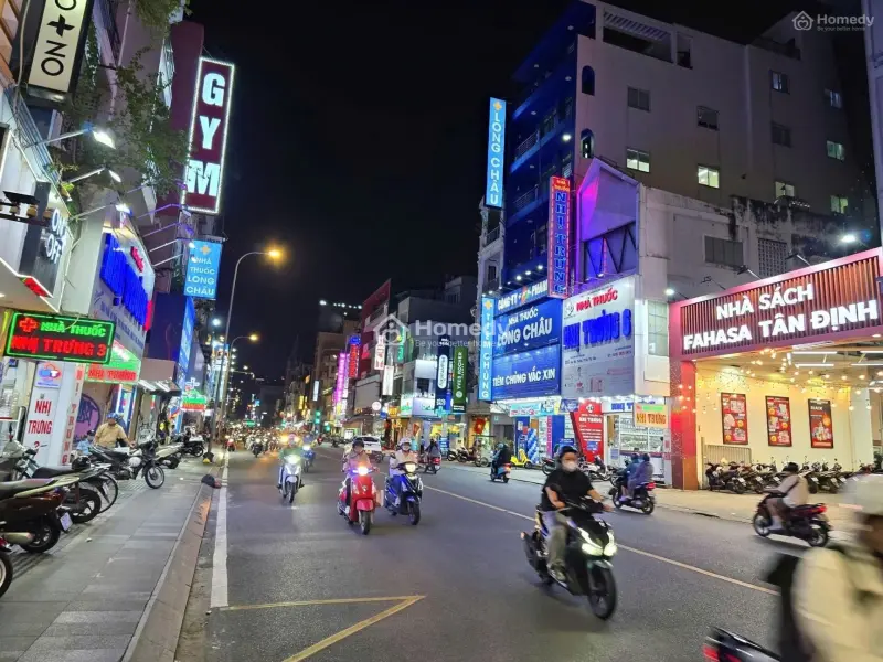 Bán Gấp Nhà Ngay Trung Tâm Quận 1 - Đường Hai Bà Trưng - Giá Chỉ 5,5 Tỷ