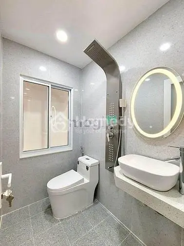 Định Cư Bên Úc Bán Nhà 64M2,1 Trệt 2 Lầu,Shr,1 Tỷ 180Tr,Đoàn Văn Bơ,P14,Quận 4,Lh Hùng 0775069***