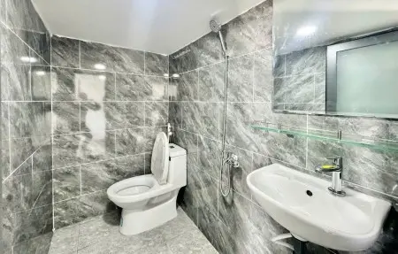 Cho Thuê Phòng - Nhà Mới - Ngay Đường Dương Quảng Hàm - Sẵn Máy Lạnh