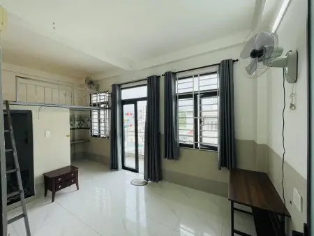 Phòng Ban Công Duplex Gác Rộng Thoáng Full Nội Thất