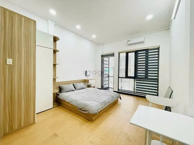 Cho Thuê Căn Tách Bếp Ban Công Mặt Tiền Đường Võ Văn Tần Q3