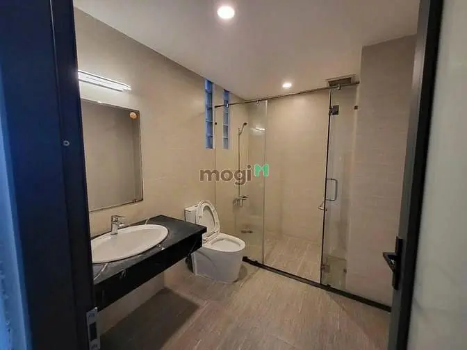 Cho Thuê Tòa Nhà Nguyễn Văn Trỗi – Cao Tầng, Có Hầm Và Thang Máy