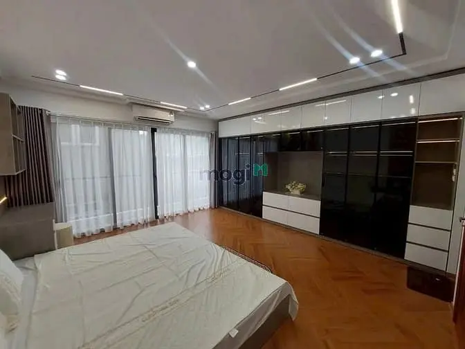 Bán Nhà Ngọc Lâm 35M2 X 6 Tầng Thang Máy Full Nội Thất .Giá 12,6 Tỷ