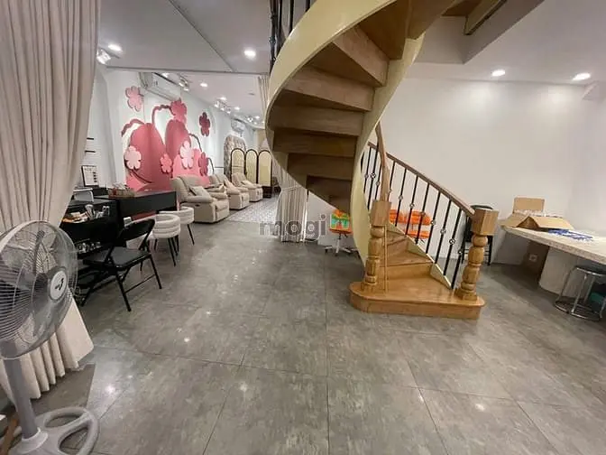 🔥Siêu Phẩm!! Biệt Thự Ngay Trần Nhật Duật Kết Cấu: 8X20, 1 Trệt 1 Lầu