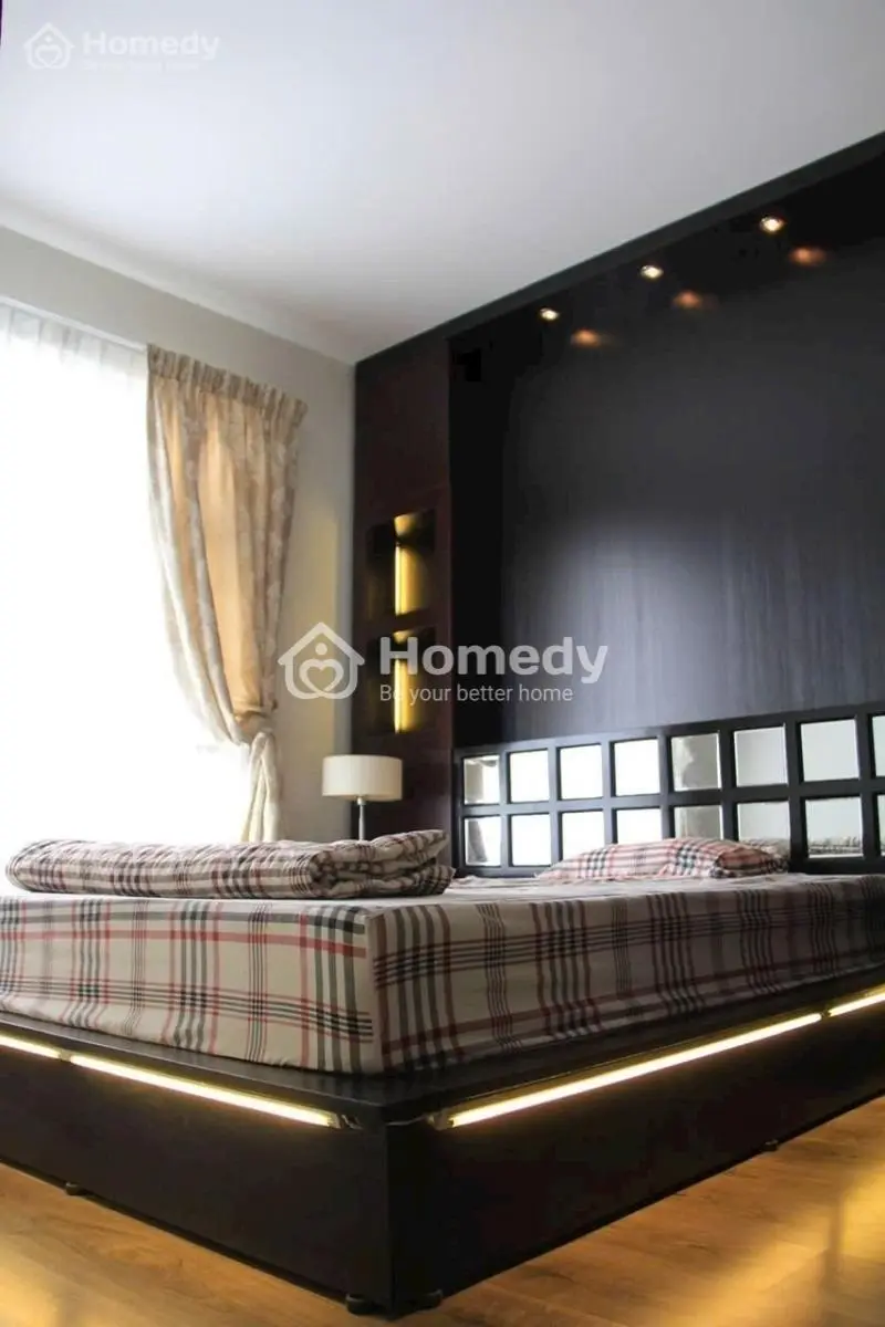 Bán Nhà Hxh Cmt8 Ngang 5.3M 4 Tầng Kiên Cố Có 8Pn Sát Mặt Tiền Gần Cv Lê Thị Riêng