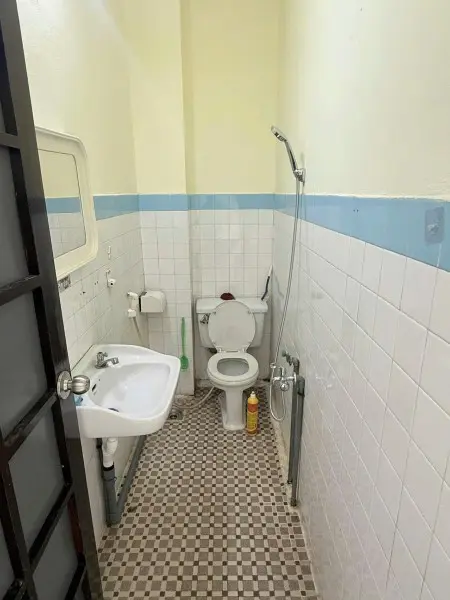 Cho Thuê Nhà Giá Rẻ - Nhà Nguyên Căn Có Mặt Tiền Kinh Doanh