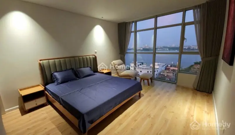 Căn Hộ 2 Ngủ Full Nội Thất View Hồ Tây Mặt Đường Lớn Giá Hợp Lý