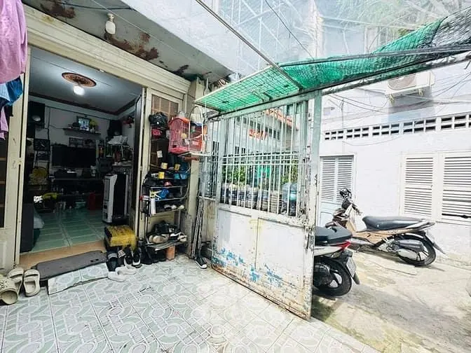 Bán Nhà Đường Trần Phú Q.5 - Ngang 2,8M X 15M Giá Chỉ 4 Tỉ