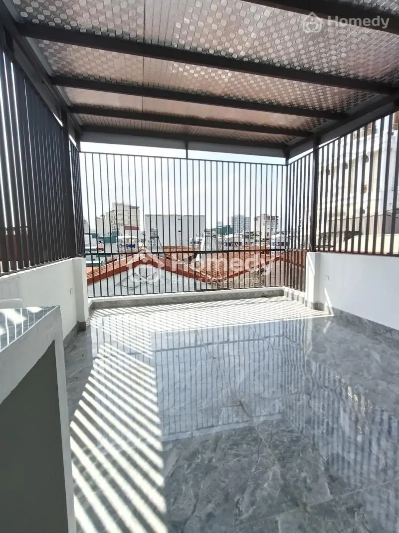 Nhà Mới Kính Koong – Thang Máy – Ô Tô Vào Nhà – Ngõ Thông – Gần Hồ – Cách Mặt Phố Chỉ 20M