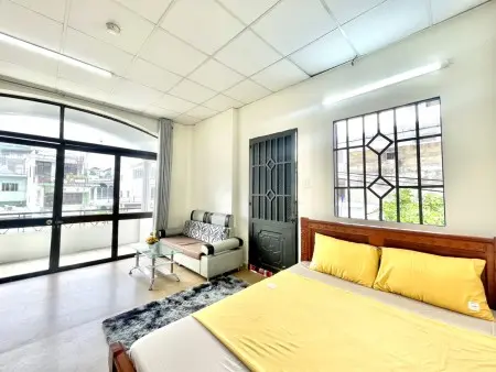 Ngay Ngã 4 Hàng Xanh, Đh Hutech Phòng Ban Công 30M2 Full Tiện Nghi