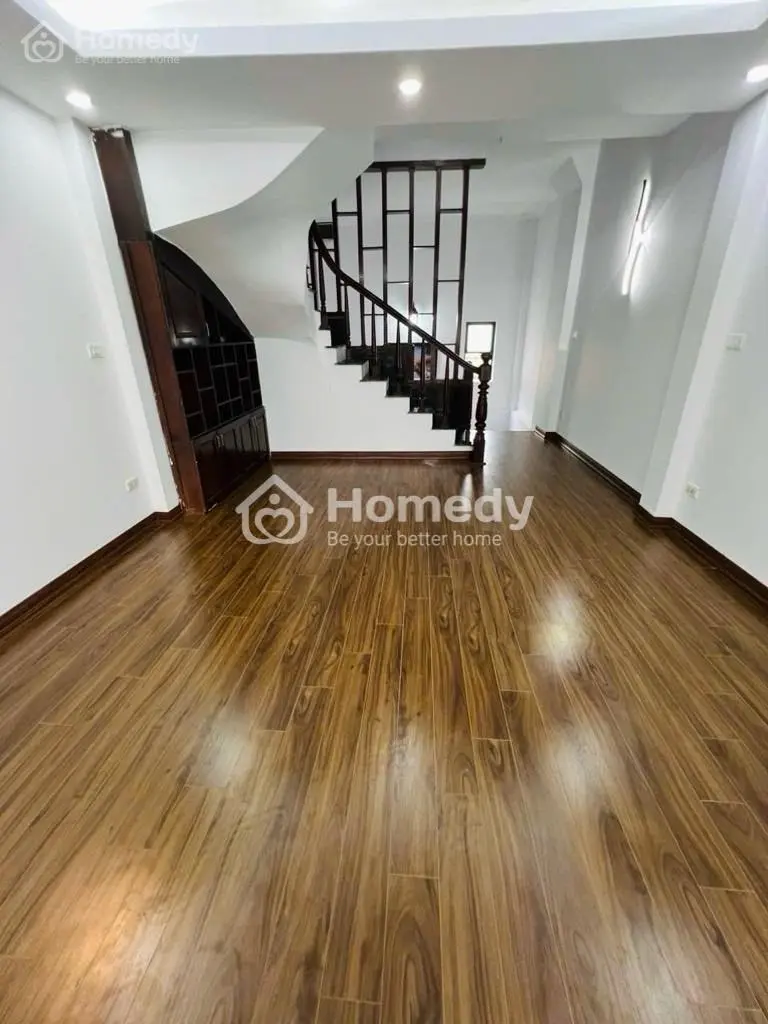 Trường Lâm, Long Biên - 1 Bước Ra Mặt Phố - Dân Xây 5T - Xe Bán Tải Ngủ Trong Nhà - 35M2 - 10.X Tỷ