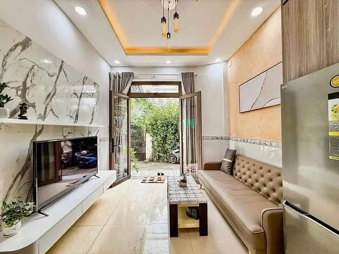 Nhà Phan Văn Trị Bình Thạnh-4 Tầng-Hẻm Xe Hơi- Dt 33M2-Giá 6.38 Tỷ.