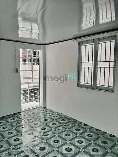 Bán Nhà 3 Tầng, Ngay Nhà Hàng Đông Hồ, Cao Thắng - Quận 10