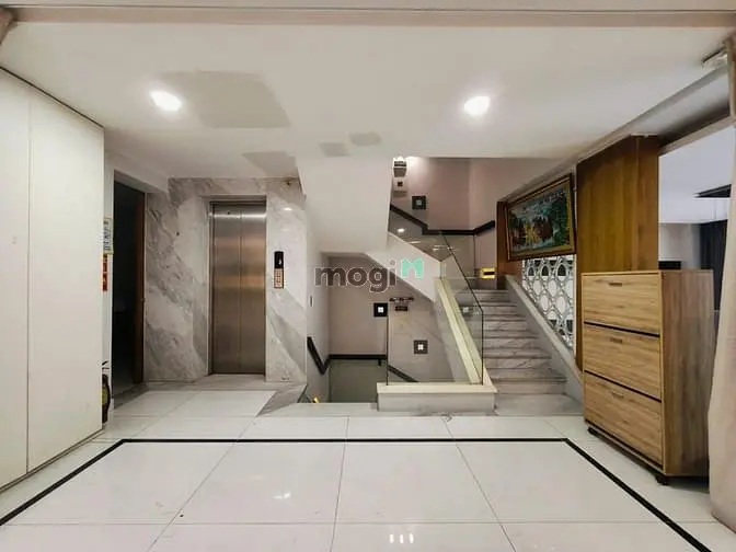 Cho Thuê Villa Trung Tâm Quận 3 - Đường Lý Chính Thắng, Ngang 12M