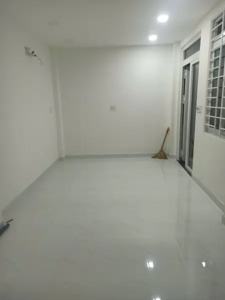 Phòng Trọ Âu Cơ 1 Trệt+ 1 Lầu Đúc, 50M2, Đủ Nội Thất, Nhà Mới Đẹp, Giờ Tự Do, 7 Triệu/Tháng.