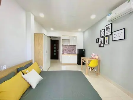 Ban Công Cửa Sổ Siêu Thoáng Mát - Xô Viết Nghệ Tĩnh Gần Đh Hutech