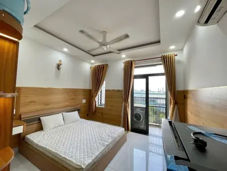 Cho Thuê Phòng Ban Công Ngay Công Viên Hoàng Văn Thụ