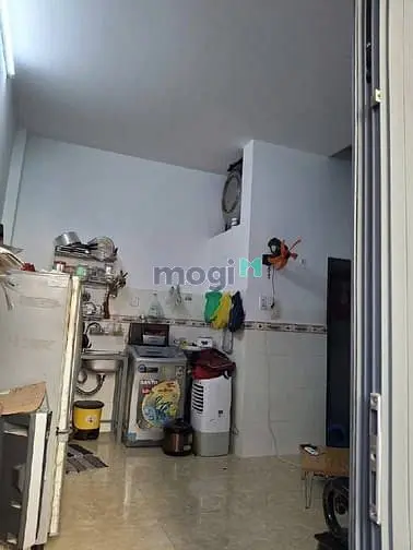 Nhà Nhỏ Hẻm Lớn. 20M2 Hai Lầu, Gần Trung Tâm Quận 7. Sổ Hồng Riêng.
