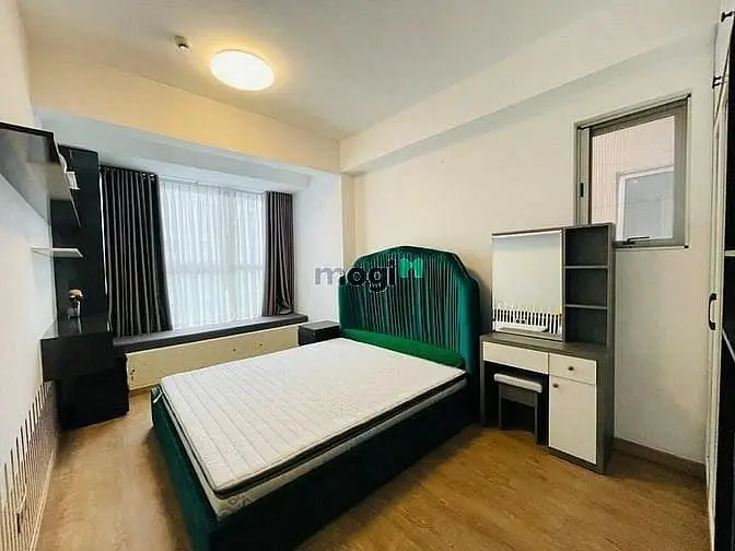 Tin Thật 100%, Cho Thuê Căn Hộ Ban Công View Hồ Bơi Khu Scenic Valley