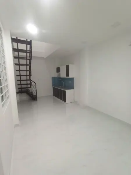 Phòng Trọ Âu Cơ 1 Trệt+ 1 Lầu Đúc, 50M2, Đủ Nội Thất, Nhà Mới Đẹp, Giờ Tự Do, 7 Triệu/Tháng.