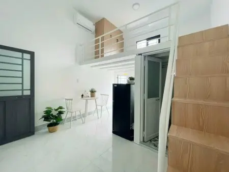 Phòng Trọ Duplex Mới 100%. Full Nội Thất. Cửa Sổ Lớn, Gần Cầu Vượt Hoàng Hoa Thám