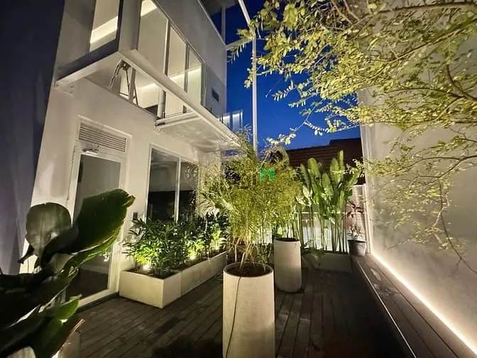 Bán Căn Hộ Dịch Vụ Thu Nhập Hơn 100 Triệu/Tháng - Giá 24.5 Tỷ - 189M2