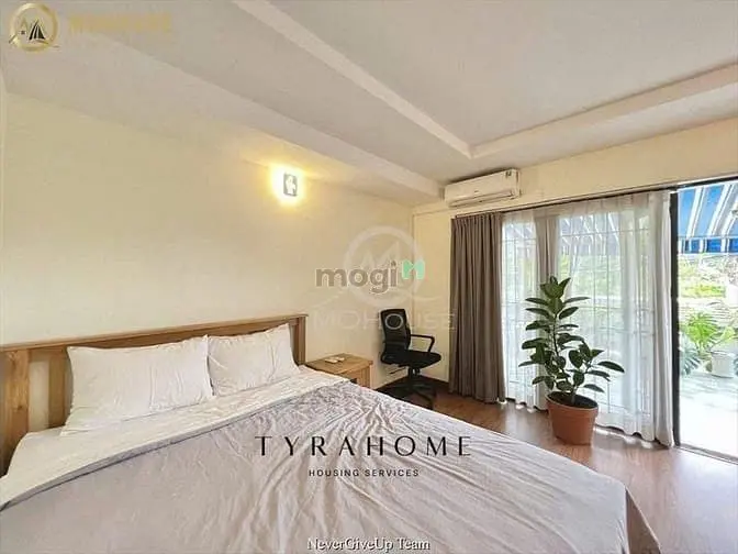 Studio 1 Bedroom Full Interior Away From The Kitchen