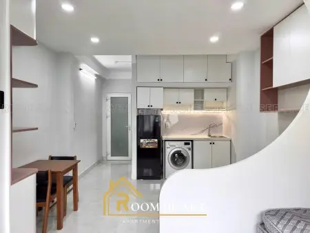 Căn Hộ Có Ban Công - Máy Giặt Riêng Full Nội Thất – Đường Cộng Hoà Ngay Sân Bay Tân Sơn Nhất - Qtb