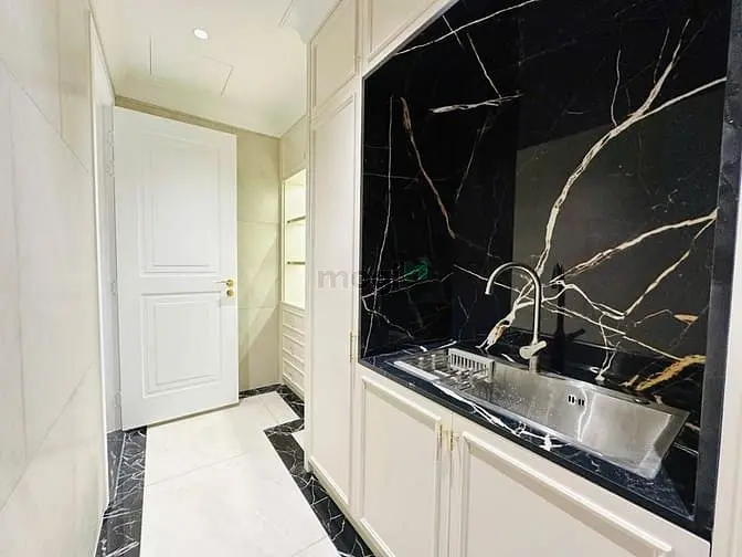 Bán Gấp Căn Hộ Cao Cấp Vinhomes Đồng Khởi - Trung Tâm Mua Sắm Quận 1