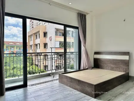 Cho Thuê Căn Hộ Studio Ban Công Riêng – Full Nội Thất – Diện Tích Siêu Rộng 30M² – Gần Lê Thị Riên