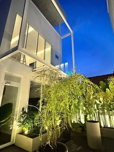 Bán Căn Hộ Dịch Vụ Thu Nhập Hơn 100 Triệu/Tháng - Giá 24.5 Tỷ - 189M2