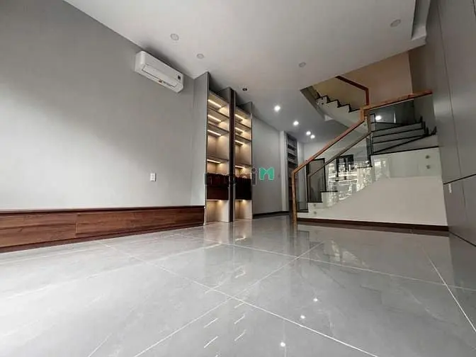 Nhà Mặt Tiền Nhỏ Nhưng Tiện Kinh Doanh, Giá Vừa Túi Tiền, Hoàn Thiện!