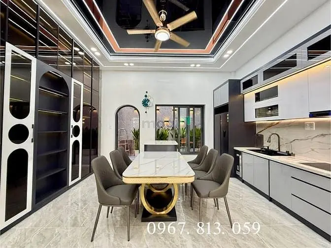 Nhà Bên Ubp Và Trường Học, Dt:5X17M, Trệt, 3Lầu, 4Pn, Gara Ôtô, P/Th