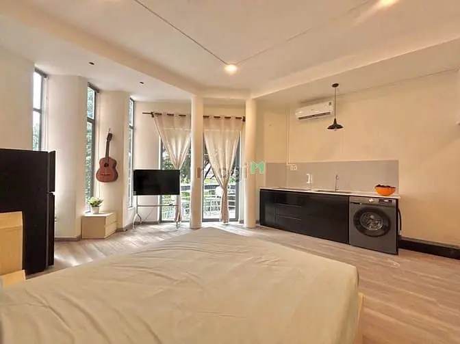 Studio Ban Công , Ngay Ngô Quyền / 3 Tháng 2 , Full Nội Thất , Giá Rẻ