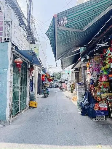 Nhà Cấp 4 Hẻm Xe Hơi Gần Ngã Tư Nguyễn Thị Thập Quận 7. 6,4*20 Hơn 9 T