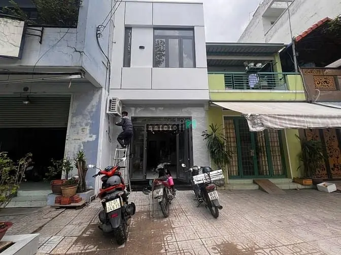 Nhà Mặt Tiền Nhỏ Nhưng Tiện Kinh Doanh, Giá Vừa Túi Tiền, Hoàn Thiện!