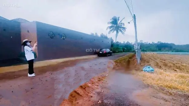 Chính Chủ Cần Bán Đất Thổ Cư 2 Mặt Tiền Cách Ubnd Chỉ 200M