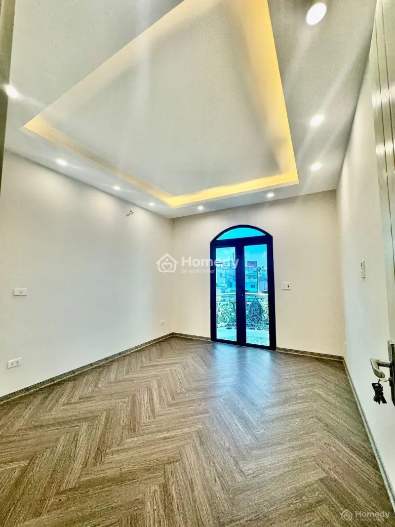 Phân Lô Ngô Gia Tự – Ô Tô Vào Nhà – Thang Máy– Full Nội Thất.