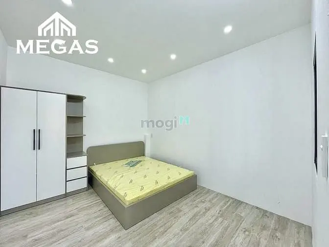 Căn Hộ 2Pn Tách Bếp, Ban Công Ngay Khu Đất Thánh , Lạc Long Quân - Q10