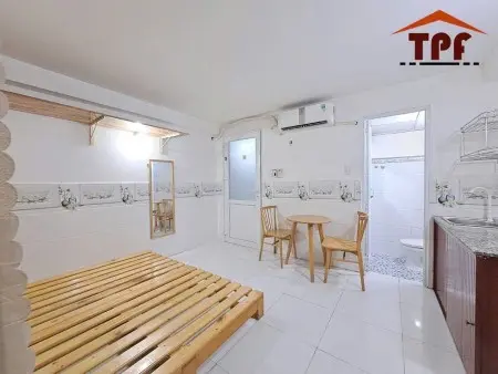 1/12 Trống Phòng Cửa Sổ Thoáng Sẵn Nội Thất Gần Nguyễn Kiệm