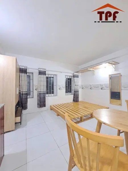 1/12 Trống Phòng Cửa Sổ Thoáng Sẵn Nội Thất Gần Nguyễn Kiệm